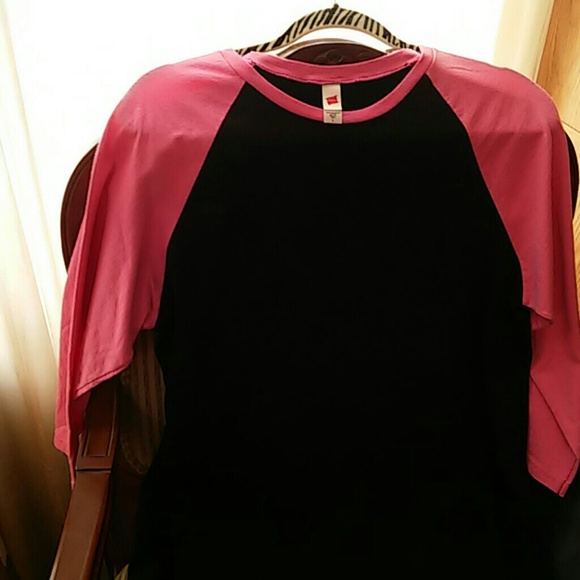 Hanes Tops - Cute baseball sleeve t-shirt